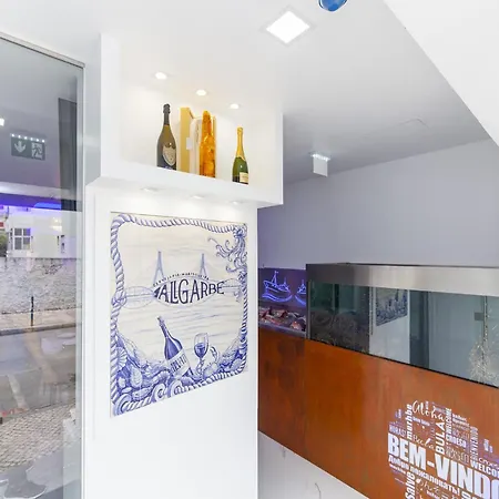 Βίλα Villa In Albufeira Near Golden Beaches Αλμπουφέιρα