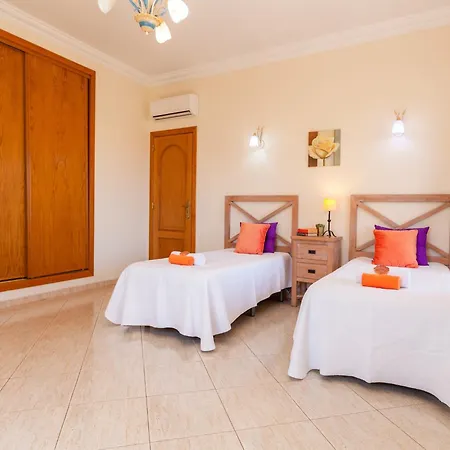 Villa In Albufeira Near Golden Beaches * Αλμπουφέιρα