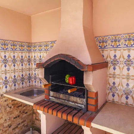 Villa In Albufeira Near Golden Beaches *